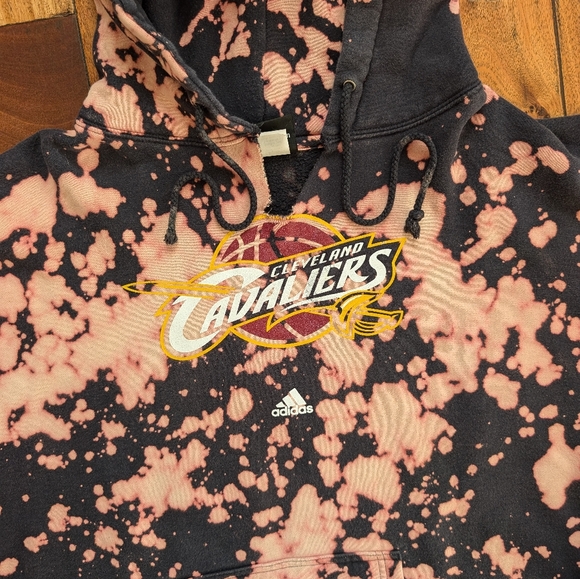 🚨 Cleveland Cavs Bleached Hoodie (2X) - Picture 3 of 7